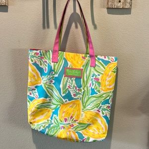 Lilly Pulitzer Estée Lauder tote Summer Bag.  Great for shopping or any outing
